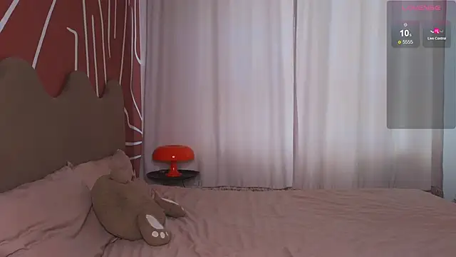 Snapshot of EvaCroan chatting on November 7, 2025, 7:41 am EvaCroan online show from November 7, 2025, 7:41 am