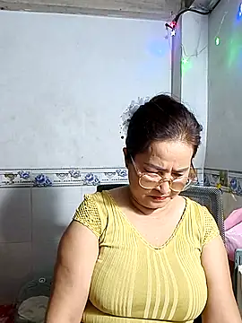 phnz online show from November 9, 2025, 10:57 am