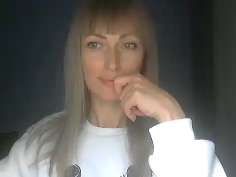 EffectMaya online show from April 16, 2026, 6:41 pm