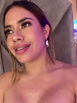 Snapshot of Emma-Conti chatting on March 7, 2025, 10:10 pm Emma-Conti online show from March 7, 2025, 10:10 pm