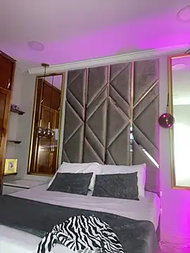 Snapshot of Emma-Conti chatting on March 20, 2025, 12:11 pm Emma-Conti online show from March 20, 2025, 12:11 pm