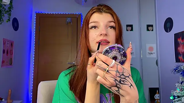 Snapshot of Bunny_ShyGirl chatting on December 17, 2024, 6:45 am Bunny ShyGirl online show from December 17, 2024, 6:45 am