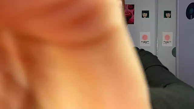 Snapshot of Bunny_ShyGirl chatting on December 18, 2024, 6:43 am Bunny ShyGirl online show from December 18, 2024, 6:43 am