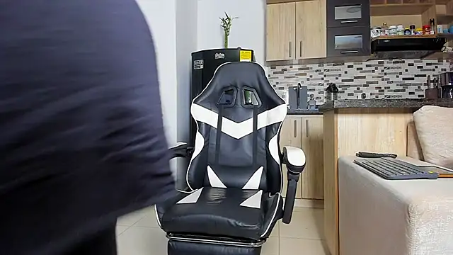 Johnnygrayson1 online show from November 21, 2025, 11:03 pm