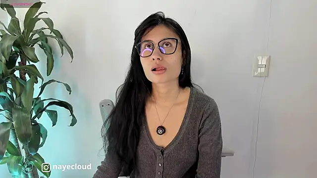 NayeCloud online show from May 14, 2026, 2:57 pm