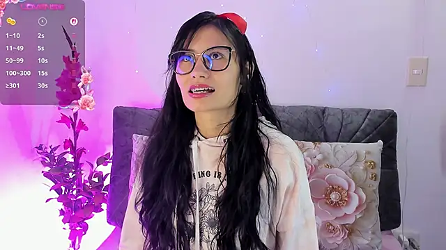 NayeCloud online show from May 30, 2026, 2:41 am