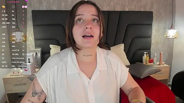 Snapshot of Sabrina_Lennox chatting on February 19, 2025, 1:40 am Sabrina Lennox online show from February 19, 2025, 1:40 am