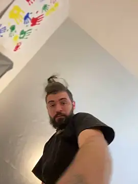 Snapshot of BROKEBOY707 chatting on December 13, 2024, 5:49 am BROKEBOY707 online show from December 13, 2024, 5:49 am