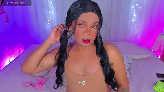 Snapshot of CuteRomi chatting on December 13, 2024, 5:49 am CuteRomi online show from December 13, 2024, 5:49 am