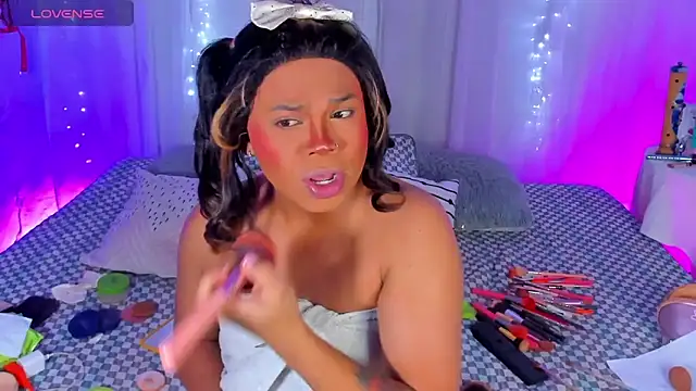 Snapshot of CuteRomi chatting on December 29, 2024, 1:13 am CuteRomi online show from December 29, 2024, 1:13 am