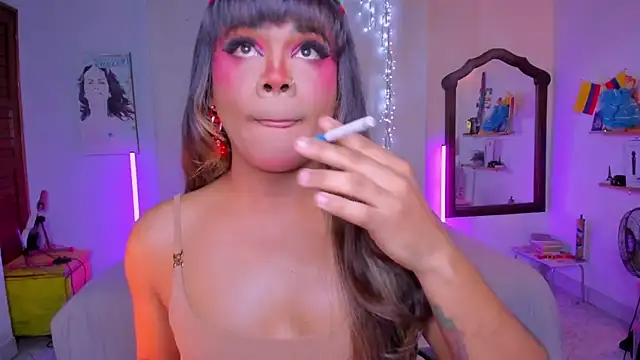 Snapshot of CuteRomi chatting on November 21, 2025, 4:55 am CuteRomi online show from November 21, 2025, 4:55 am