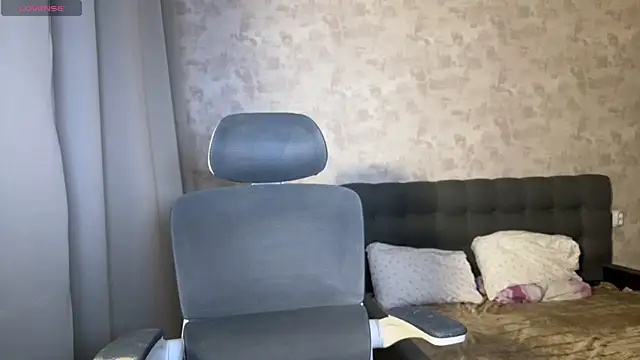 weshycouple online show from March 1, 2025, 7:15 pm