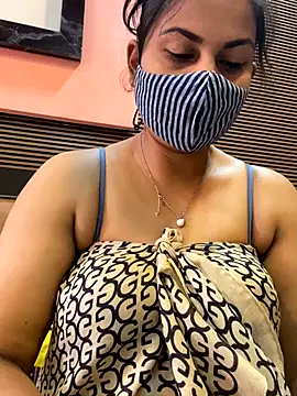 Snapshot of HaaniKaur chatting on October 15, 2025, 7:19 am HaaniKaur online show from October 15, 2025, 7:19 am