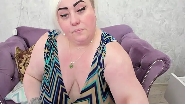 fashiona online show from March 9, 2025, 10:41 am