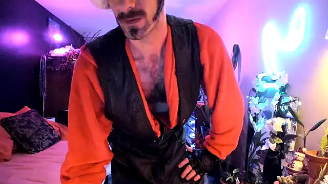 leatherz69 online show from December 16, 2024, 6:43 am