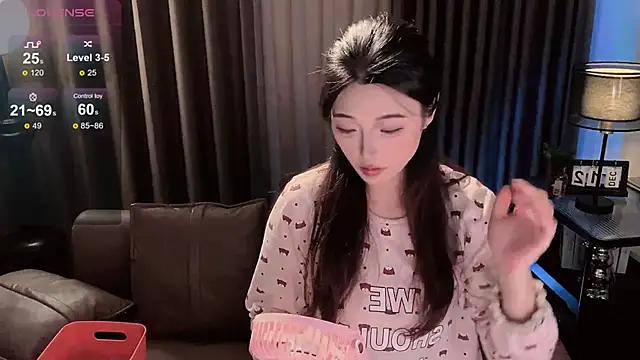 Snapshot of Yaikun0-0 chatting on February 7, 2026, 6:17 am Yaikun0-0 online show from February 7, 2026, 6:17 am