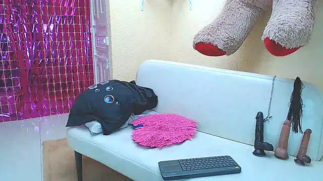 Snapshot of SweetAlmaa chatting on February 6, 2025, 6:13 pm SweetAlmaa online show from February 6, 2025, 6:13 pm