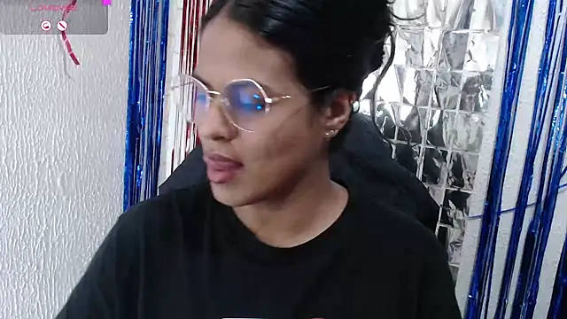 Snapshot of SweetAlmaa chatting on September 16, 2025, 7:04 pm SweetAlmaa online show from September 16, 2025, 7:04 pm