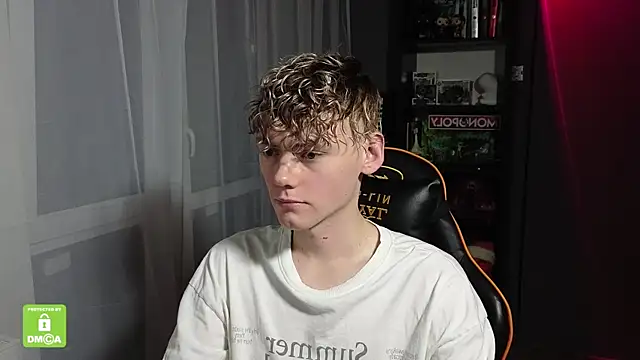 Keytaro online show from October 26, 2025, 3:07 pm