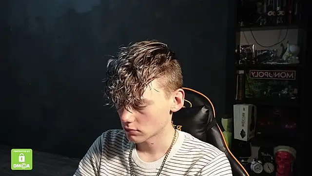 Keytaro online show from November 30, 2025, 12:42 pm