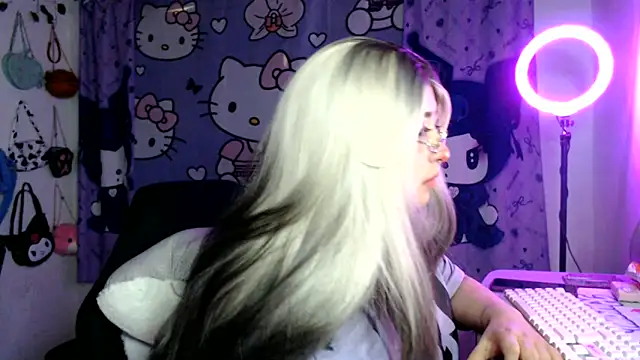 lussyevans24 online show from March 16, 2026, 4:18 am