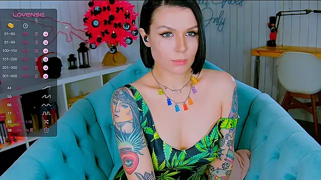 My toys pink online show from December 12, 2024, 7:08 am