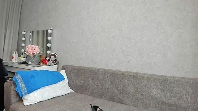 angelica marquise online show from December 16, 2025, 4:56 pm