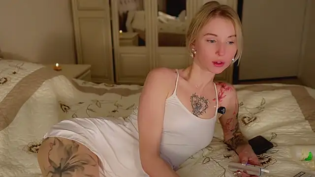 blondy room online show from December 21, 2025, 5:31 pm