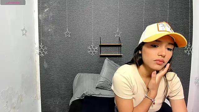 monse 02 online show from January 29, 2025, 1:38 pm