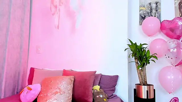 StormiRusso online show from February 3, 2025, 2:36 am