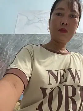 Linaannn online show from November 7, 2025, 11:38 pm