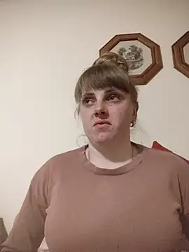 CoddessCrystal online show from April 12, 2026, 6:02 pm