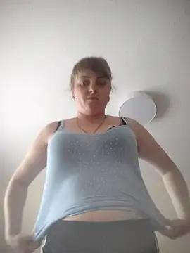 CoddessCrystal online show from June 3, 2026, 12:52 pm