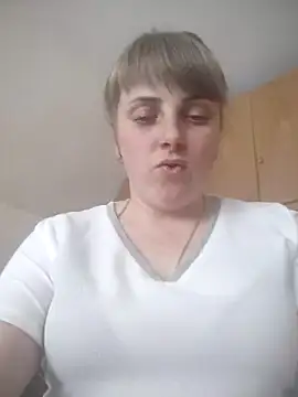 CoddessCrystal online show from June 7, 2026, 9:13 am