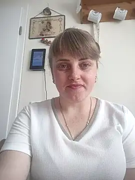 CoddessCrystal online show from June 8, 2026, 8:04 am
