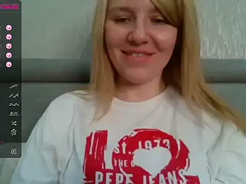 Snapshot of urbadkitty chatting on December 20, 2024, 11:00 am urbadkitty online show from December 20, 2024, 11:00 am