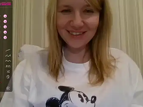 Snapshot of urbadkitty chatting on January 3, 2025, 2:30 pm urbadkitty online show from January 3, 2025, 2:30 pm