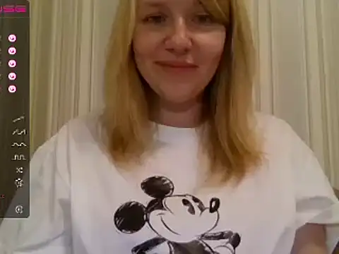 Snapshot of urbadkitty chatting on February 22, 2025, 3:03 pm urbadkitty online show from February 22, 2025, 3:03 pm