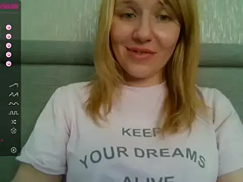 Snapshot of urbadkitty chatting on February 25, 2025, 9:53 am urbadkitty online show from February 25, 2025, 9:53 am