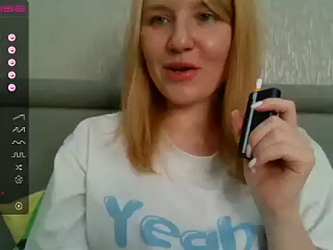 Snapshot of urbadkitty chatting on March 18, 2025, 10:14 am urbadkitty online show from March 18, 2025, 10:14 am