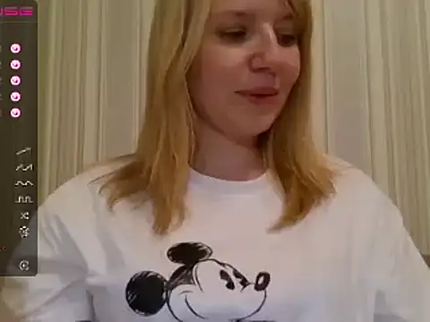 Snapshot of urbadkitty chatting on March 21, 2025, 3:35 pm urbadkitty online show from March 21, 2025, 3:35 pm