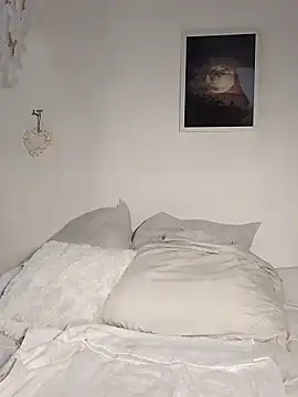 gymyagirlll online show from October 12, 2025, 8:52 pm