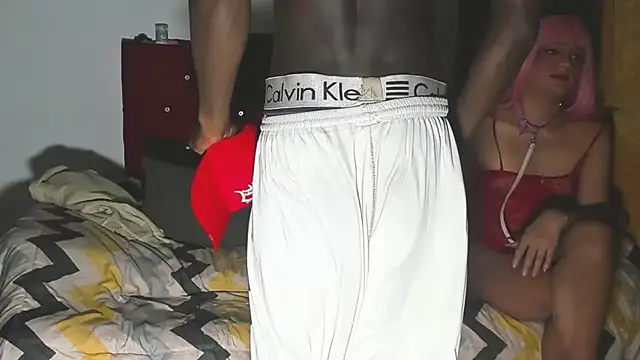 blackWhite hot online show from September 17, 2025, 11:01 am