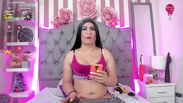 Natasha Hart online show from February 13, 2025, 4:43 am