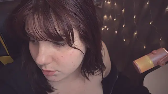 Snapshot of Diasporaaa chatting on December 7, 2024, 12:19 am Diasporaaa online show from December 7, 2024, 12:19 am