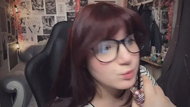 Snapshot of Diasporaaa chatting on February 3, 2025, 6:39 pm Diasporaaa online show from February 3, 2025, 6:39 pm