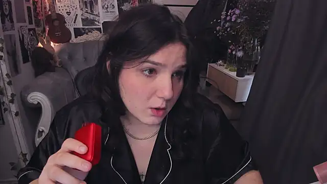 Snapshot of Diasporaaa chatting on October 6, 2025, 1:25 am Diasporaaa online show from October 6, 2025, 1:25 am