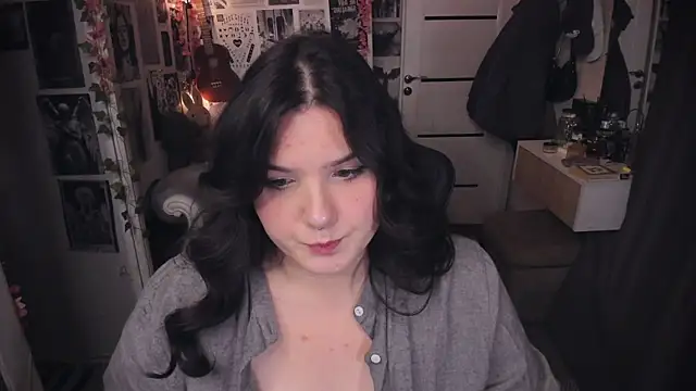 Snapshot of Diasporaaa chatting on October 29, 2025, 3:09 am Diasporaaa online show from October 29, 2025, 3:09 am