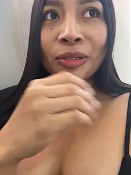 Snapshot of CarolineMaldonado chatting on September 27, 2025, 1:27 pm CarolineMaldonado online show from September 27, 2025, 1:27 pm