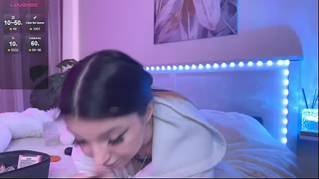 Veronica leal online show from April 13, 2026, 7:36 am